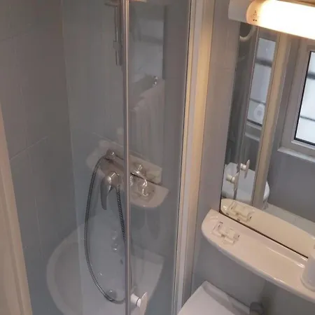 Hotell Modern 2*