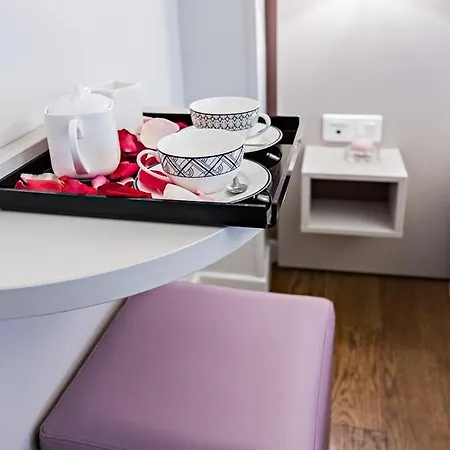 Modern Hotell