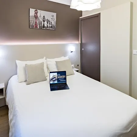 Modern Hotell