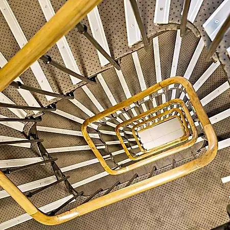 Modern 2* Paříž