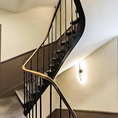 Modern Hotel 2*