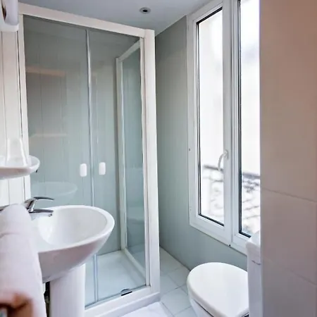 Hotel Modern 2*