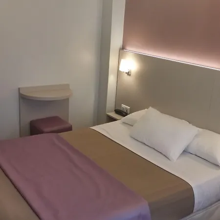 Modern Hotel 2*